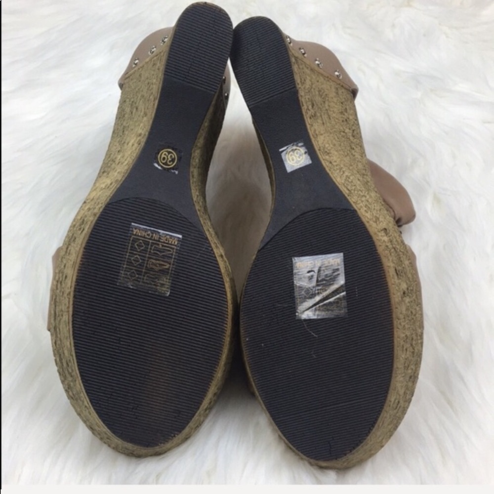 Spring Step Wedges size 9 - Picture 7 of 7